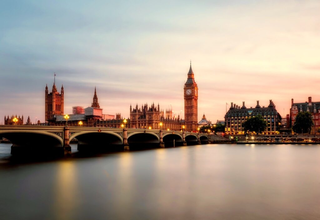 Houses of parliament overlooking the Thames