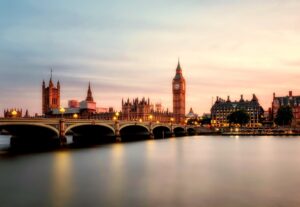 Houses of parliament overlooking the Thames